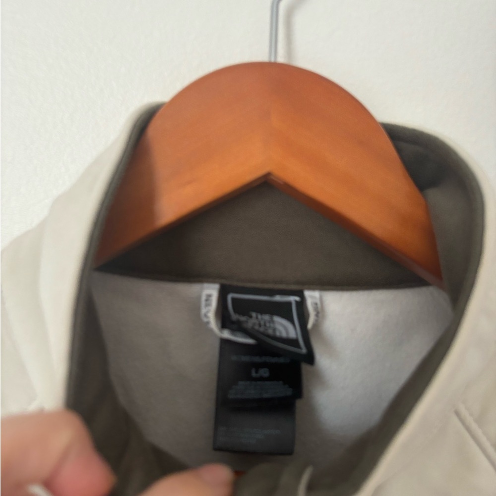 The North Face cream hard shell jacket - Picture 6 of 6